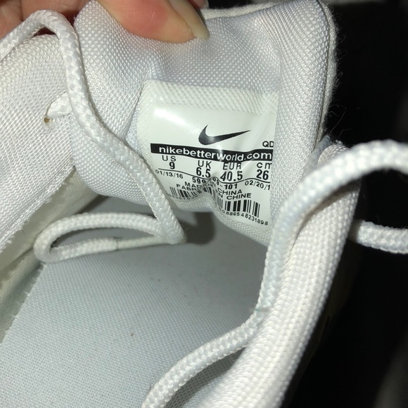 Nike Women’s Air Max Thea’s - Picture 6 of 6